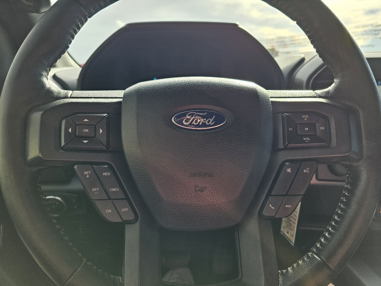 Ford F-150 4WD SuperCrew 145" XLT 2019