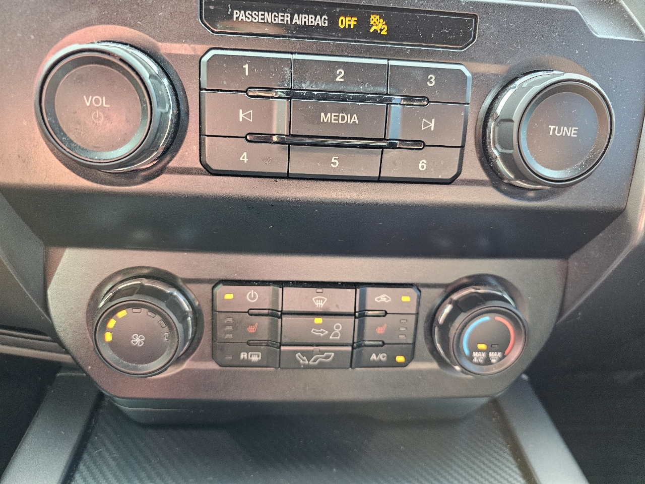 Ford F-150 4WD SuperCrew 145" XLT 2019
