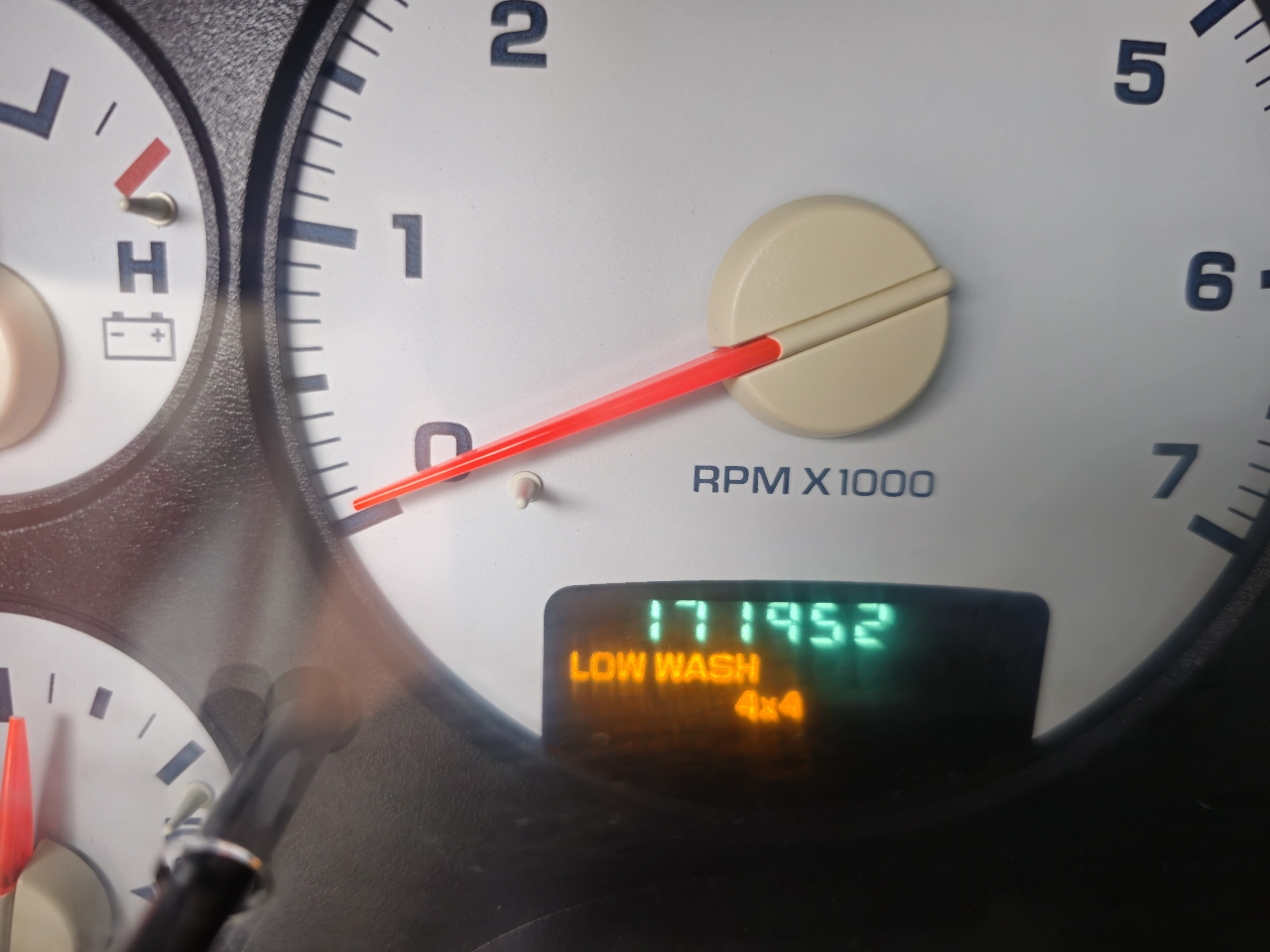 Dodge Ram 1500 2dr Reg Cab 120.5" WB 4WD ST 2003