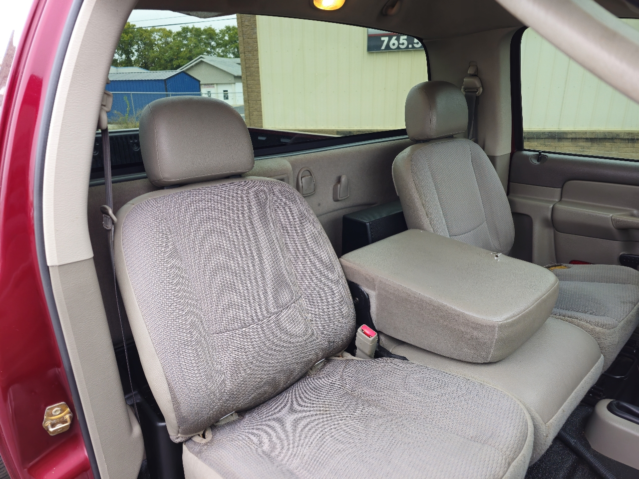 Dodge Ram 1500 2dr Reg Cab 120.5" WB 4WD ST 2003