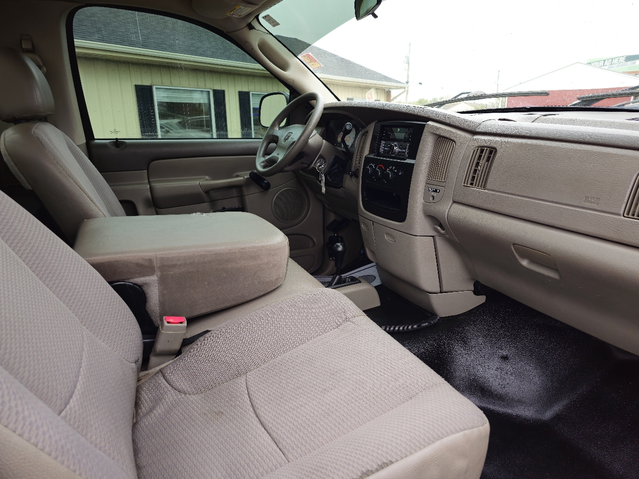 Dodge Ram 1500 2dr Reg Cab 120.5" WB 4WD ST 2003