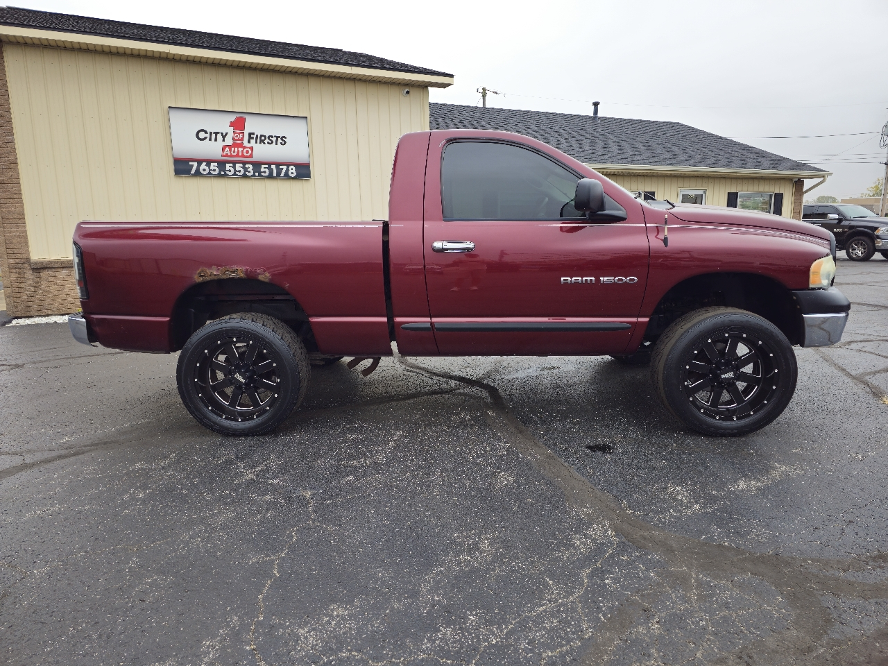 Dodge Ram 1500 2dr Reg Cab 120.5" WB 4WD ST 2003