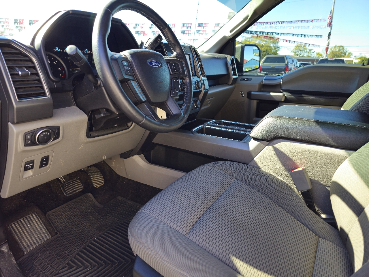 Ford F-150 4WD SuperCrew 145" XLT 2020