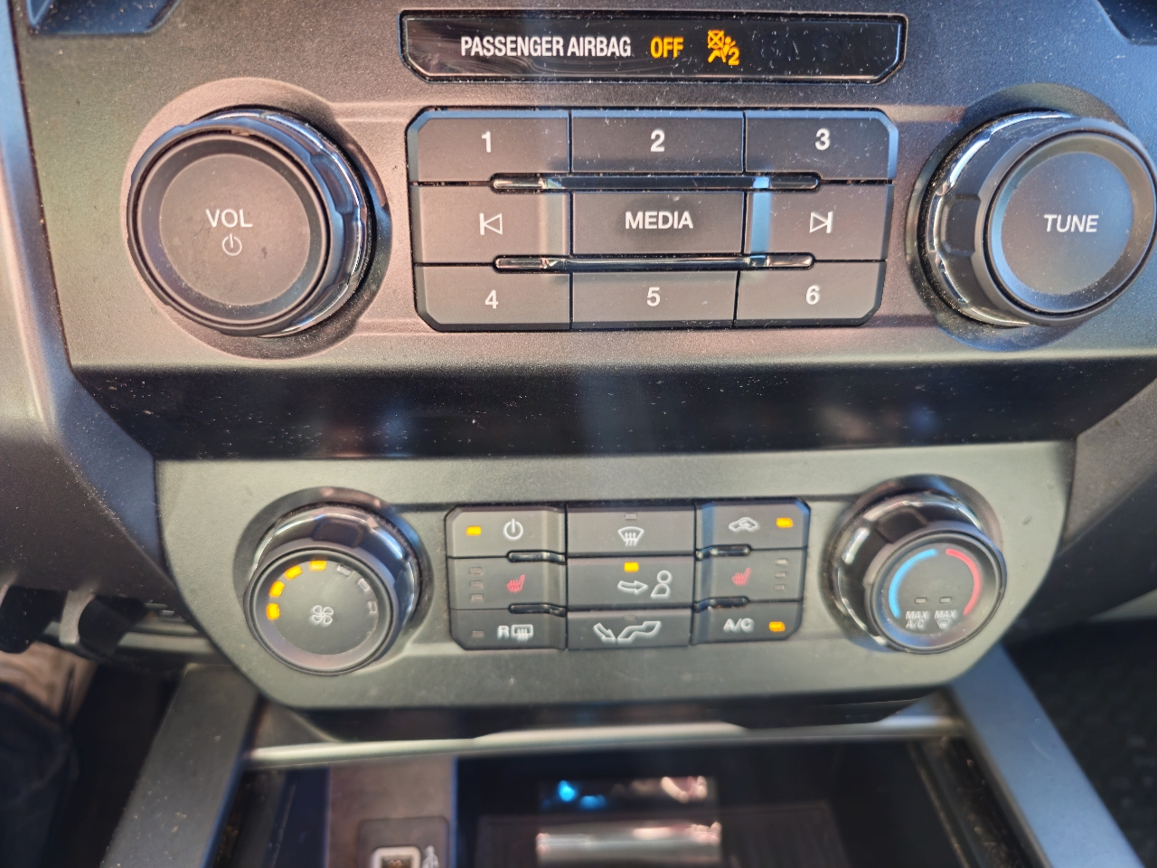 Ford F-150 4WD SuperCrew 145" XLT 2020