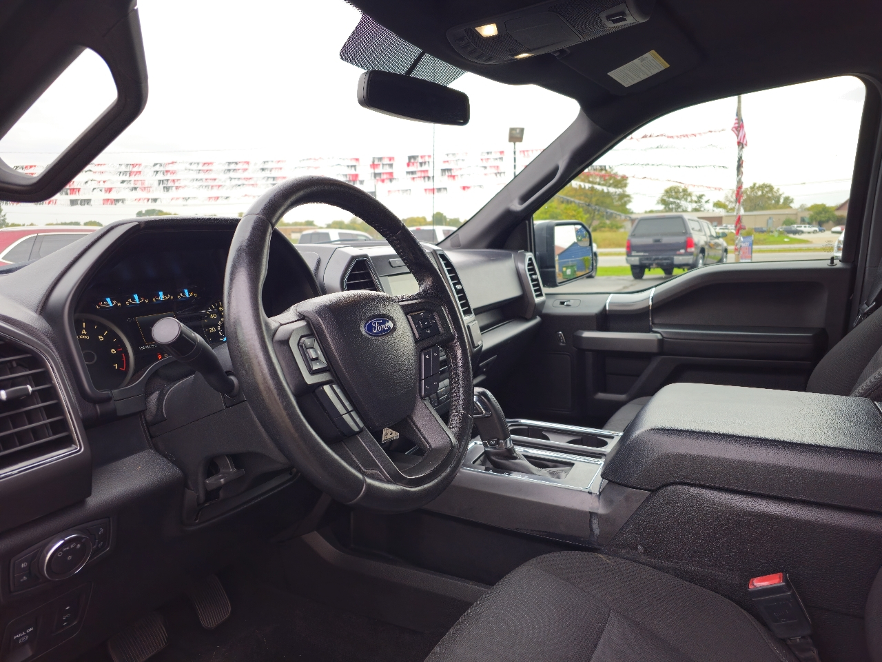 Ford F-150 4WD SuperCrew 145" XLT 2018