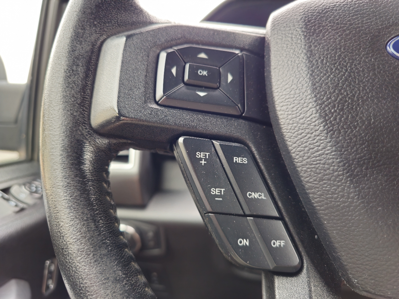 Ford F-150 4WD SuperCrew 145" XLT 2018