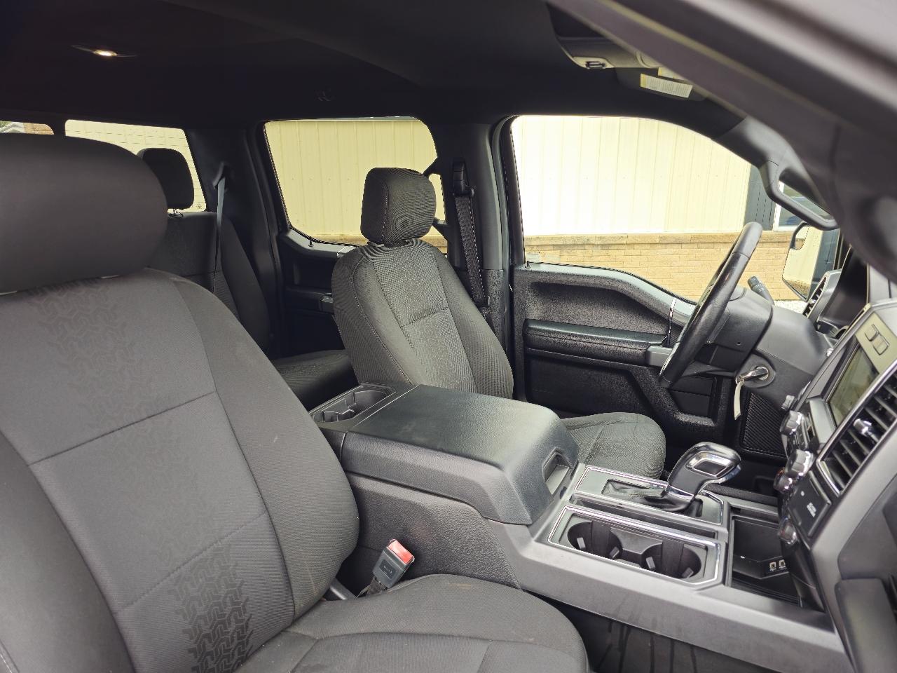 Ford F-150 4WD SuperCrew 145" XLT 2018