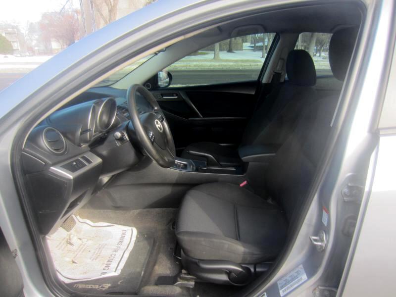 Mazda MAZDA3 i Touring 4-door 2011