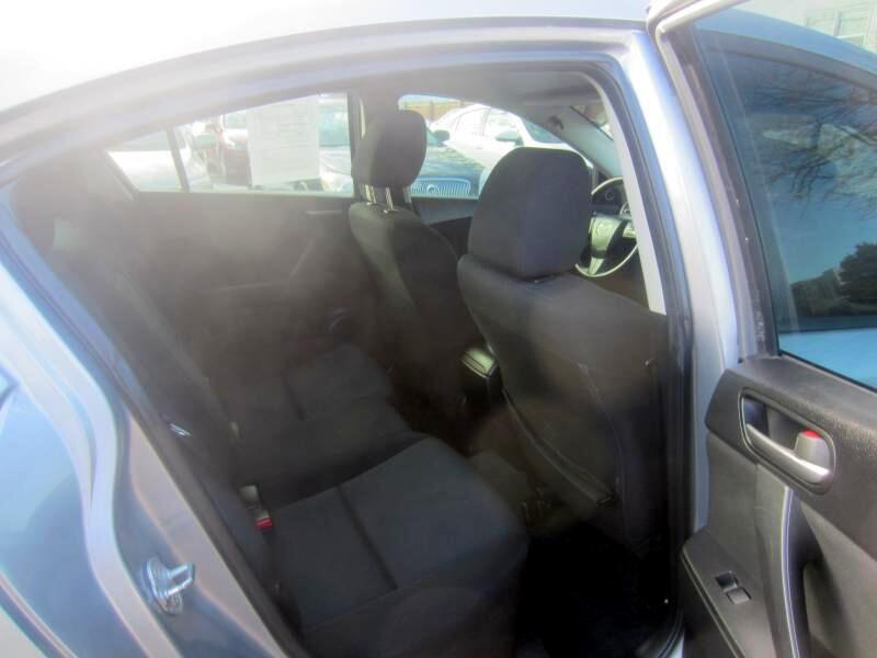 Mazda MAZDA3 i Touring 4-door 2011