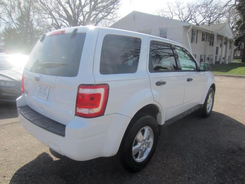Ford Escape XLS FWD 2011
