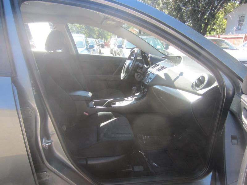 Mazda MAZDA3 i SV AT 4-Door 2013