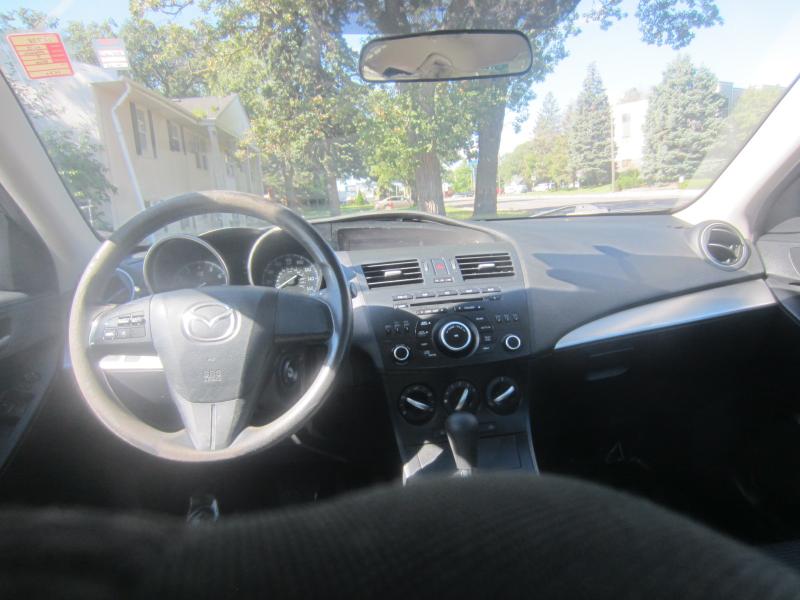 Mazda MAZDA3 i SV AT 4-Door 2013