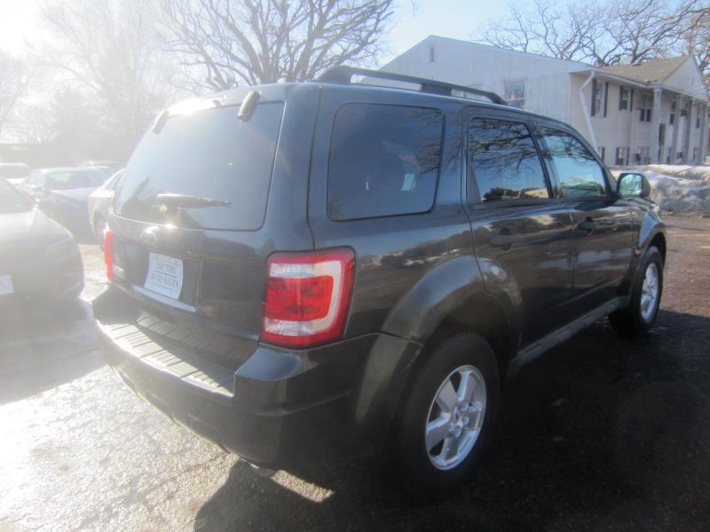 Ford Escape XLT FWD I4 2009