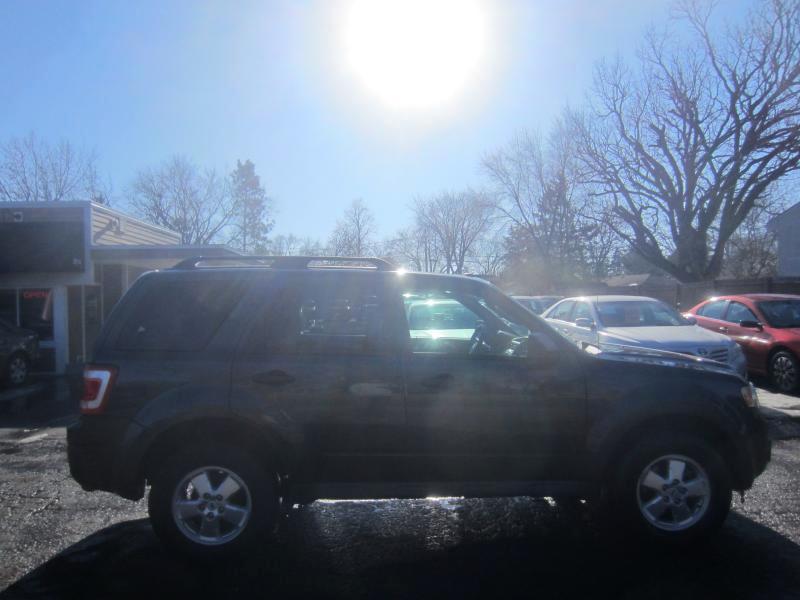 Ford Escape XLT FWD I4 2009