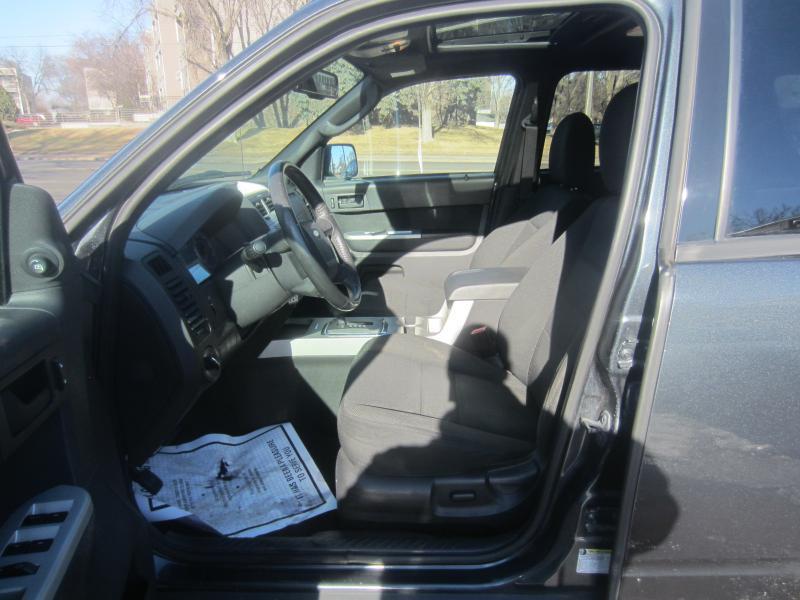 Ford Escape XLT FWD I4 2009