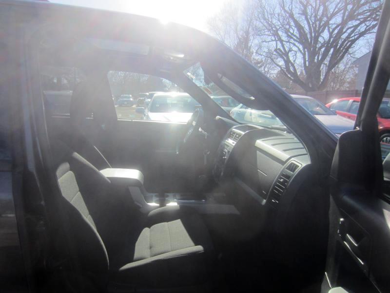 Ford Escape XLT FWD I4 2009