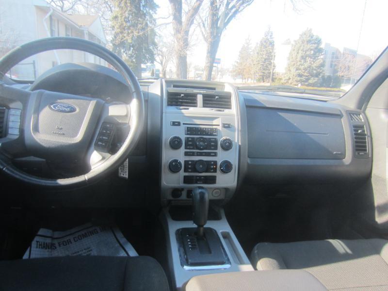 Ford Escape XLT FWD I4 2009