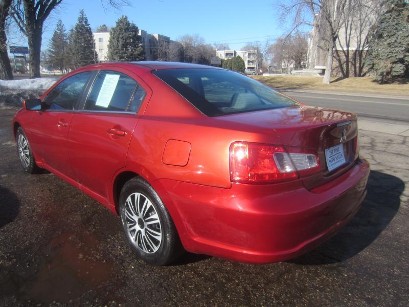 Mitsubishi Galant ES 2011