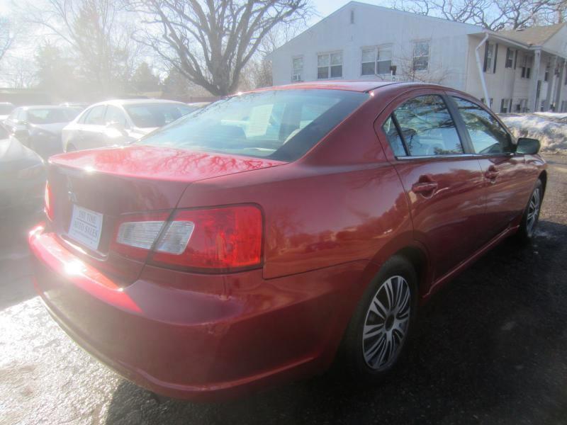 Mitsubishi Galant ES 2011