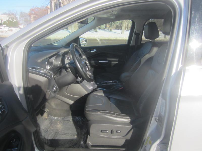 Ford Escape Titanium 4WD 2013