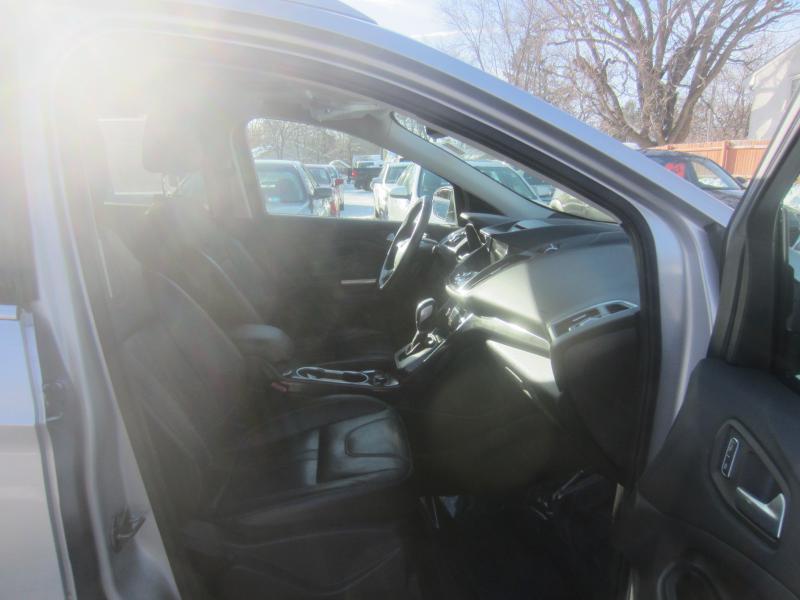 Ford Escape Titanium 4WD 2013