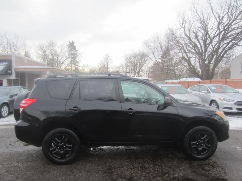 Toyota RAV4 Base I4 4WD 2010