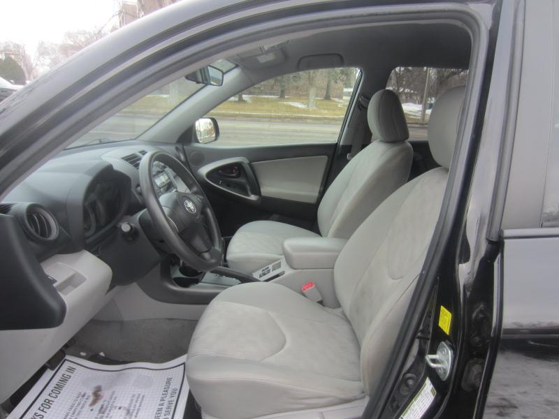 Toyota RAV4 Base I4 4WD 2010