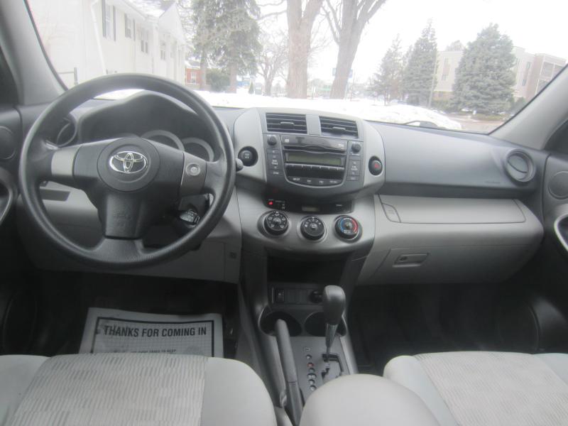 Toyota RAV4 Base I4 4WD 2010