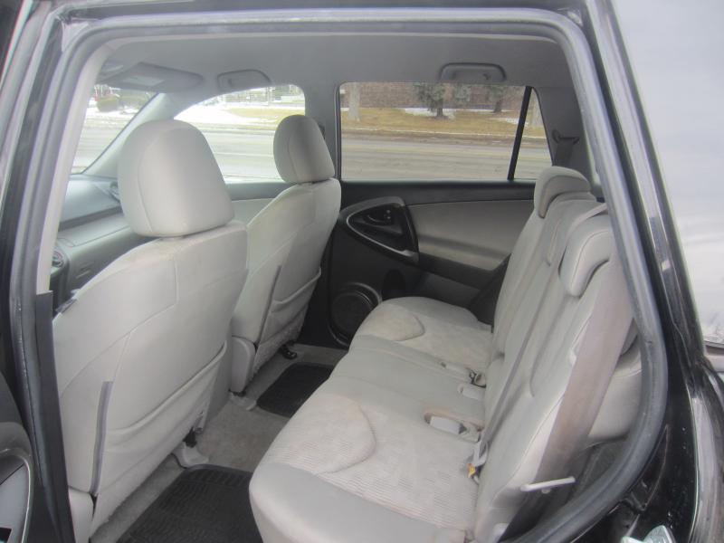 Toyota RAV4 Base I4 4WD 2010