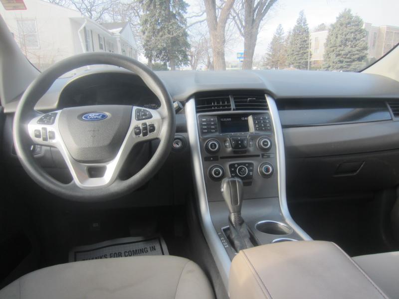Ford Edge SE FWD 2012