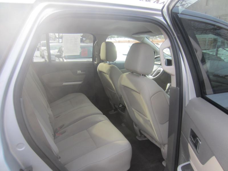 Ford Edge SE FWD 2012