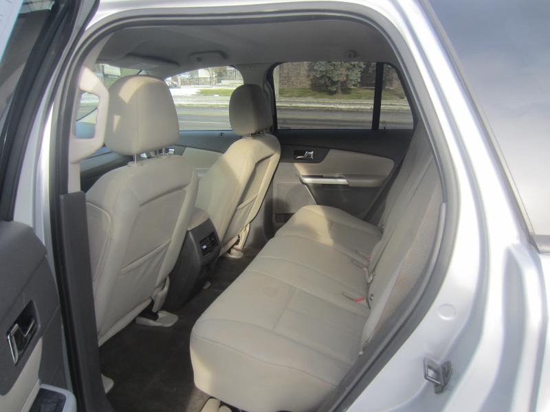 Ford Edge SE FWD 2012