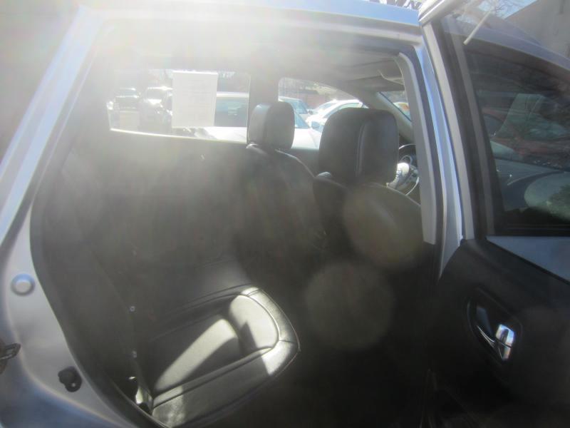 Nissan Rogue SL AWD 2010