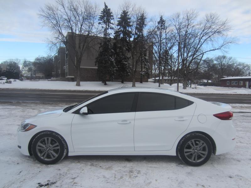 Hyundai Elantra Value Edition 6A 2017