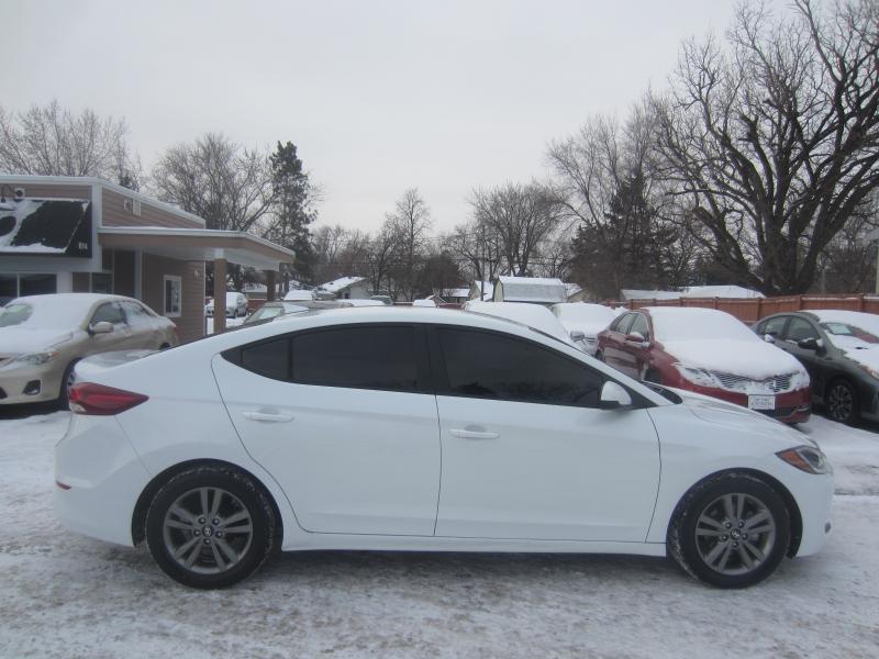 Hyundai Elantra Value Edition 6A 2017