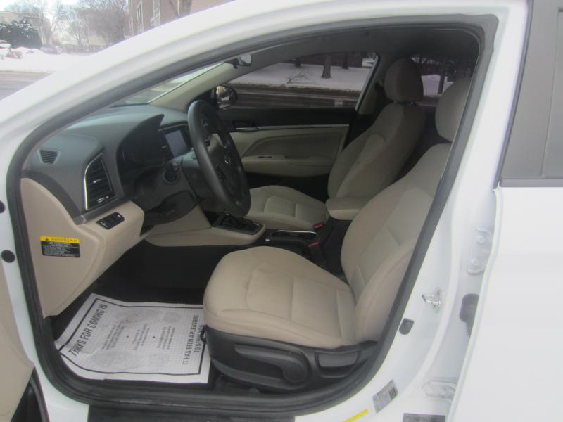 Hyundai Elantra Value Edition 6A 2017