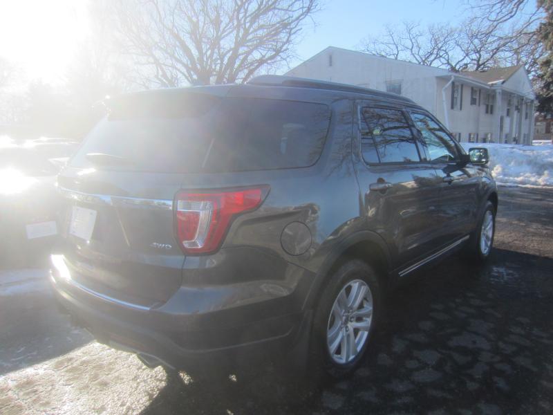 Ford Explorer XLT 4WD 2018