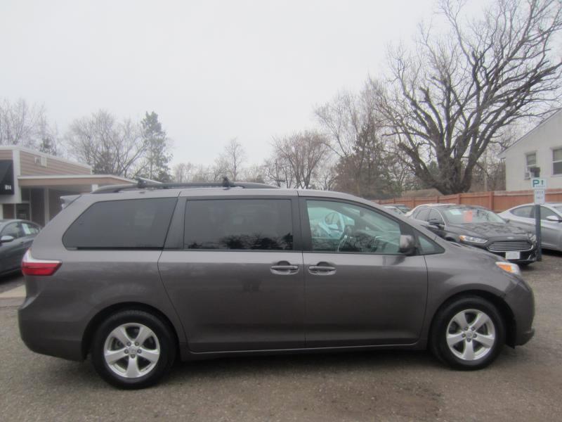 Toyota Sienna LE FWD 8-Passenger V6 2015