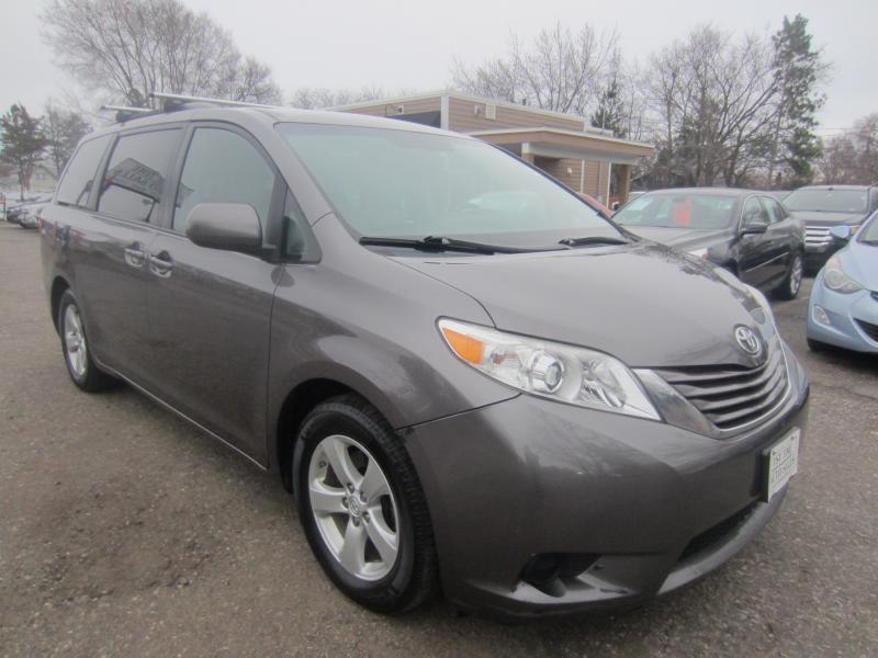Toyota Sienna LE FWD 8-Passenger V6 2015