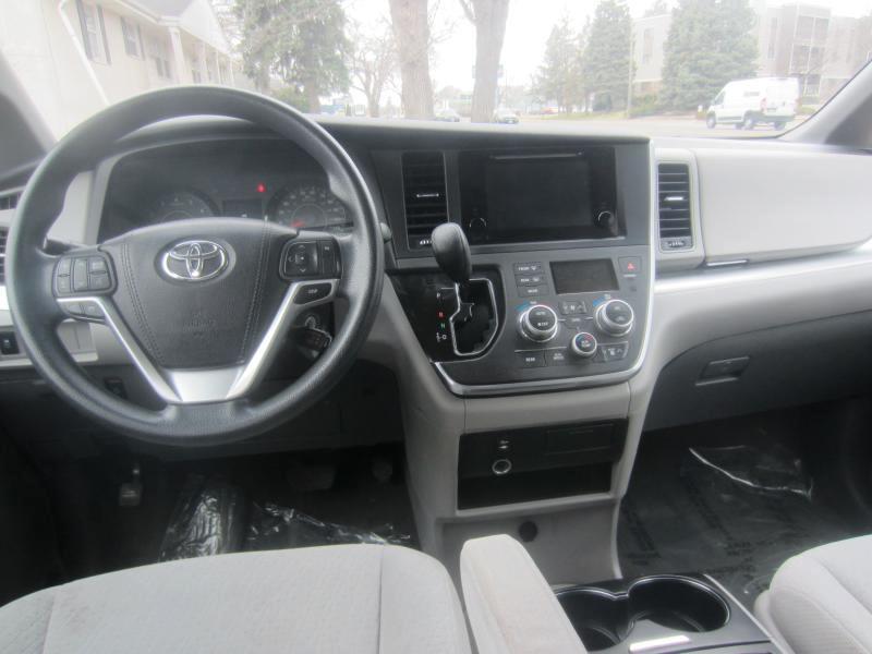 Toyota Sienna LE FWD 8-Passenger V6 2015