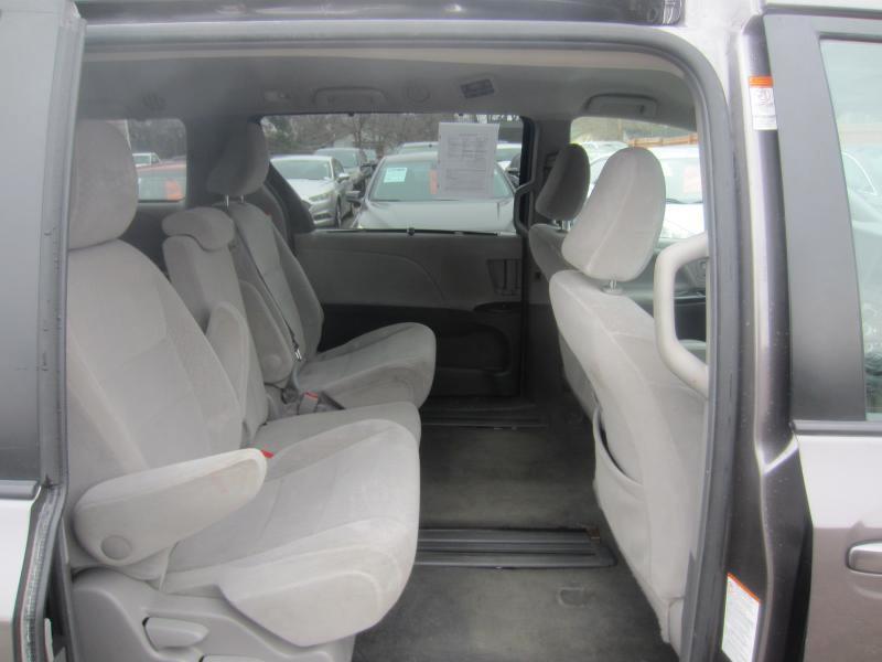 Toyota Sienna LE FWD 8-Passenger V6 2015