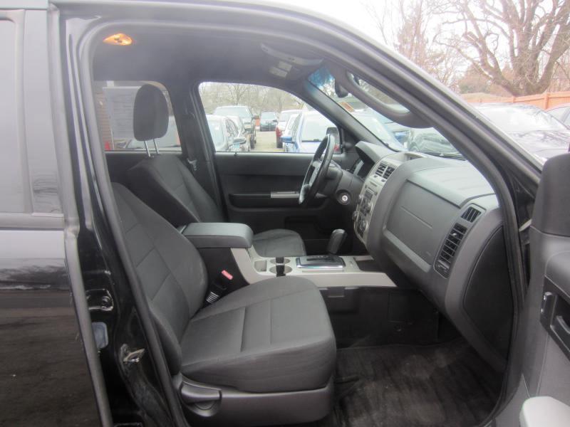 Ford Escape XLT FWD 2012