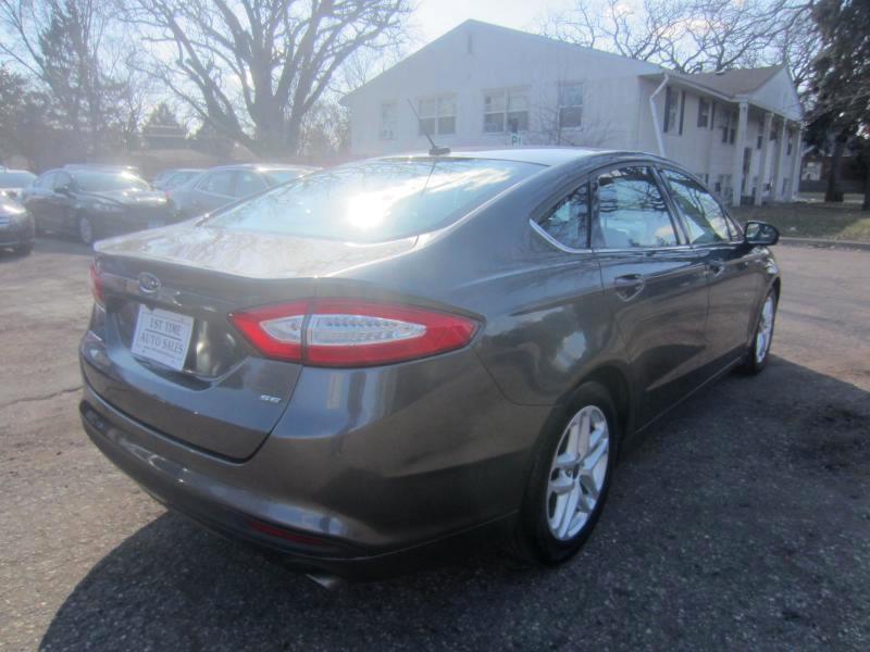Ford Fusion SE 2016