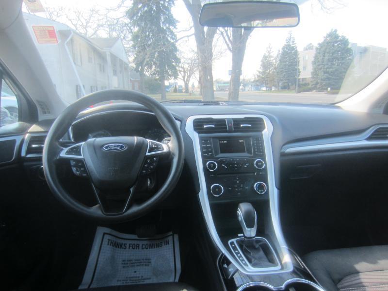 Ford Fusion SE 2016