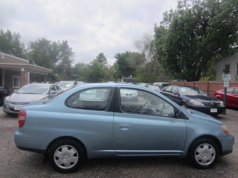 Toyota ECHO 2-Door Sedan 2002