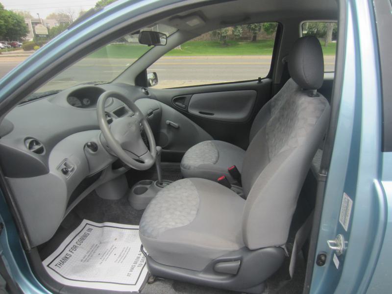 Toyota ECHO 2-Door Sedan 2002