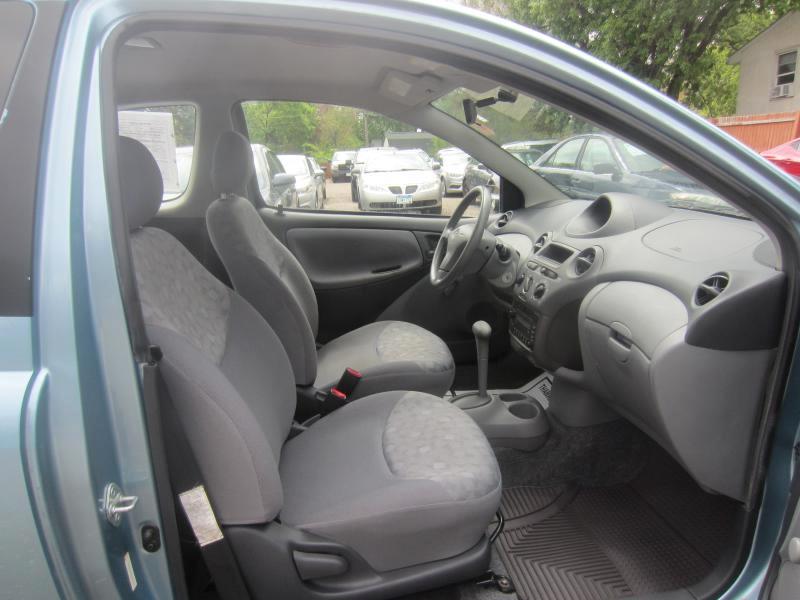 Toyota ECHO 2-Door Sedan 2002