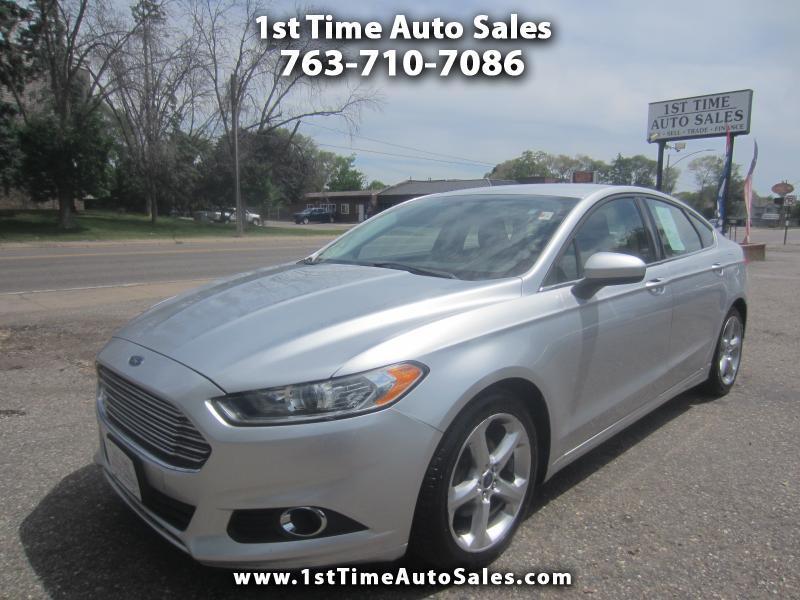 Ford Fusion S 2016