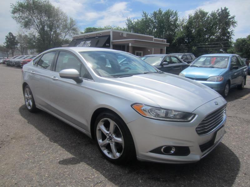 Ford Fusion S 2016