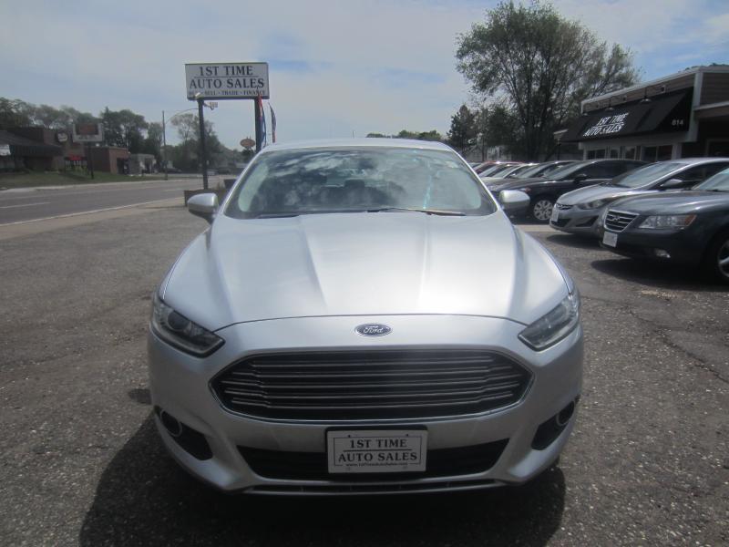 Ford Fusion S 2016